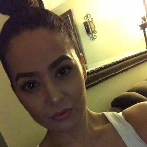 Meet your Posher, Aurora